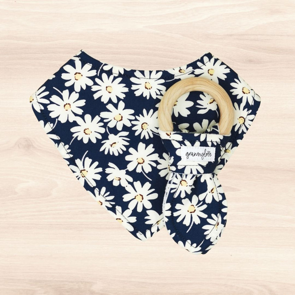 Big Daisy Dribble Bib & Big Daisy Teething Ring
